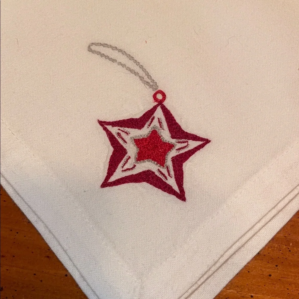 Williams Sonoma Set of 6 Embroidered Holiday Napkins